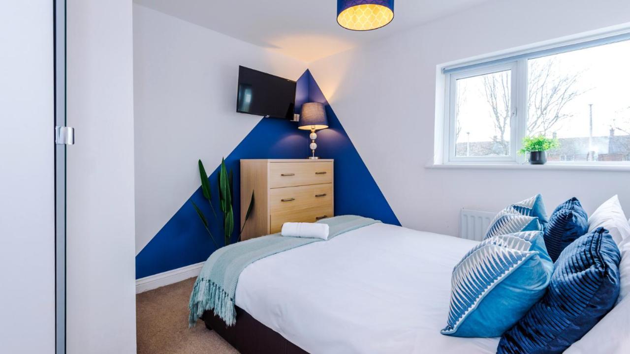 Newhall Road - 4 Bedroom Chester Home - Parking Wervin Exterior foto