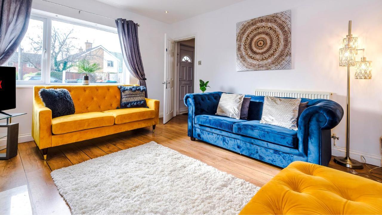 Newhall Road - 4 Bedroom Chester Home - Parking Wervin Exterior foto